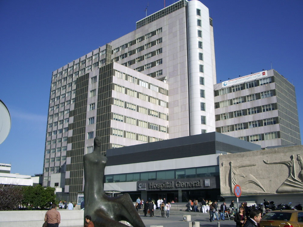 Entrada del hospital La Paz