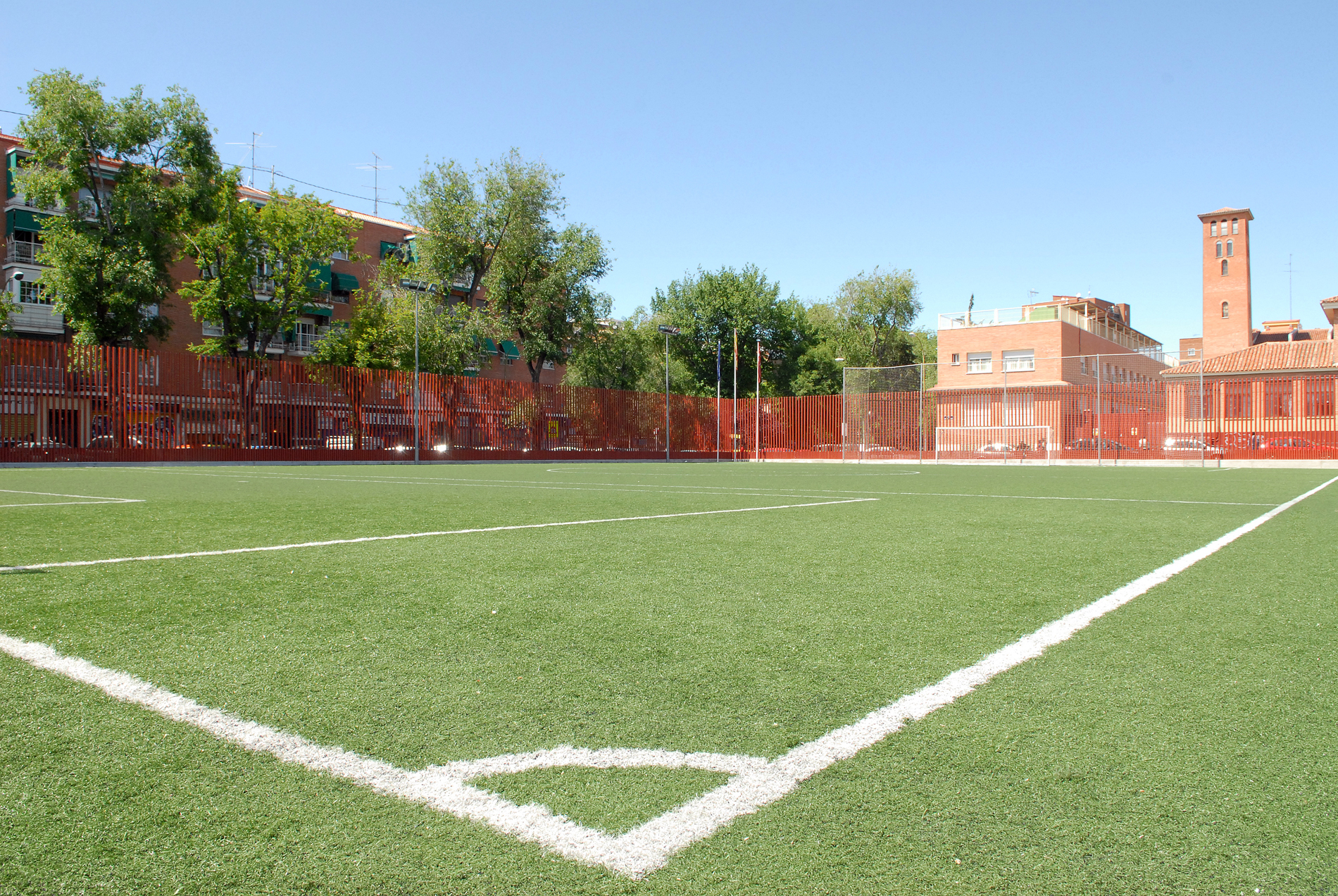 Campo de fútbol en las instalaciones deportivas San Vicente de Paúl