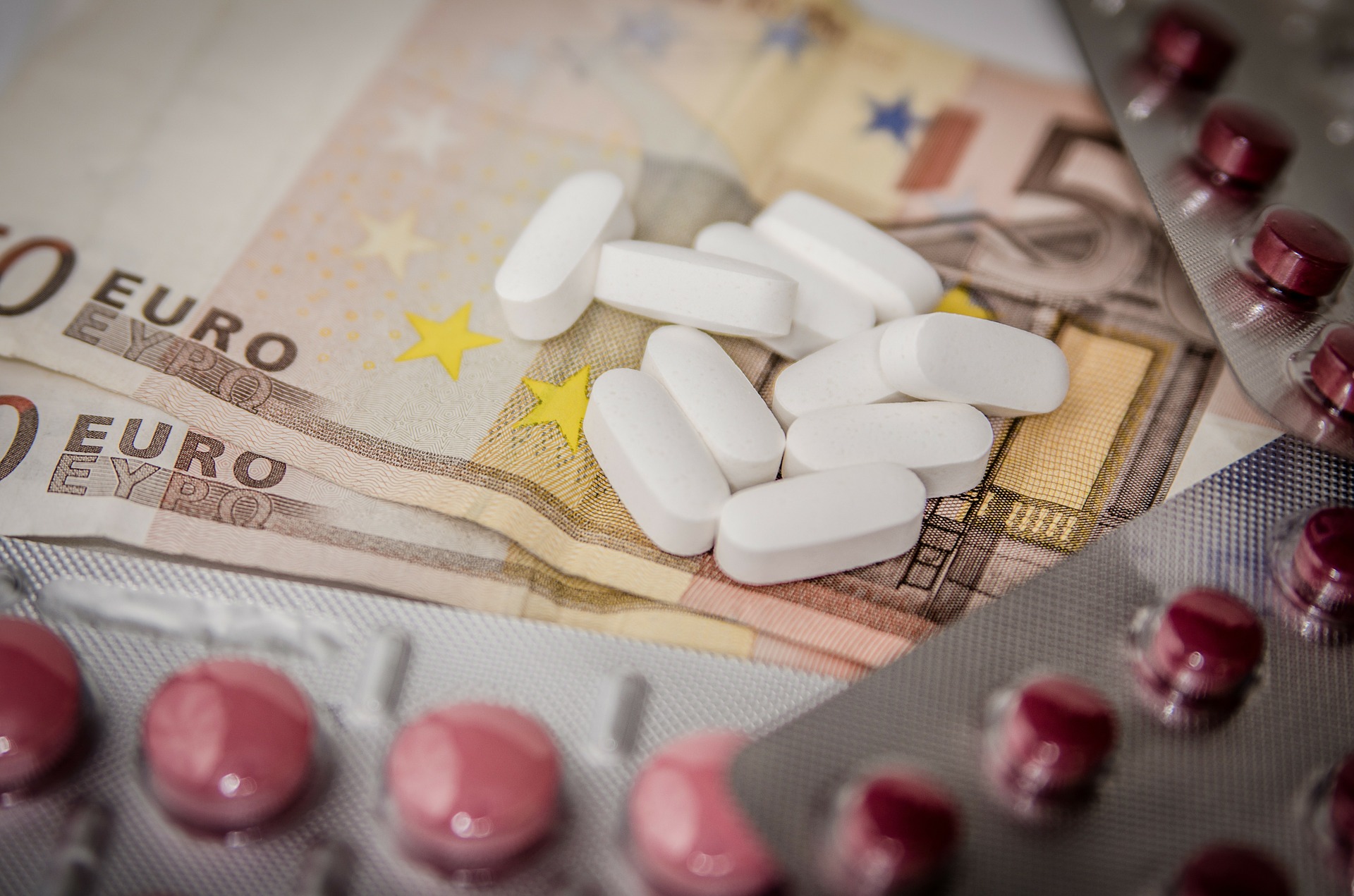 pastillas con billetes de euro