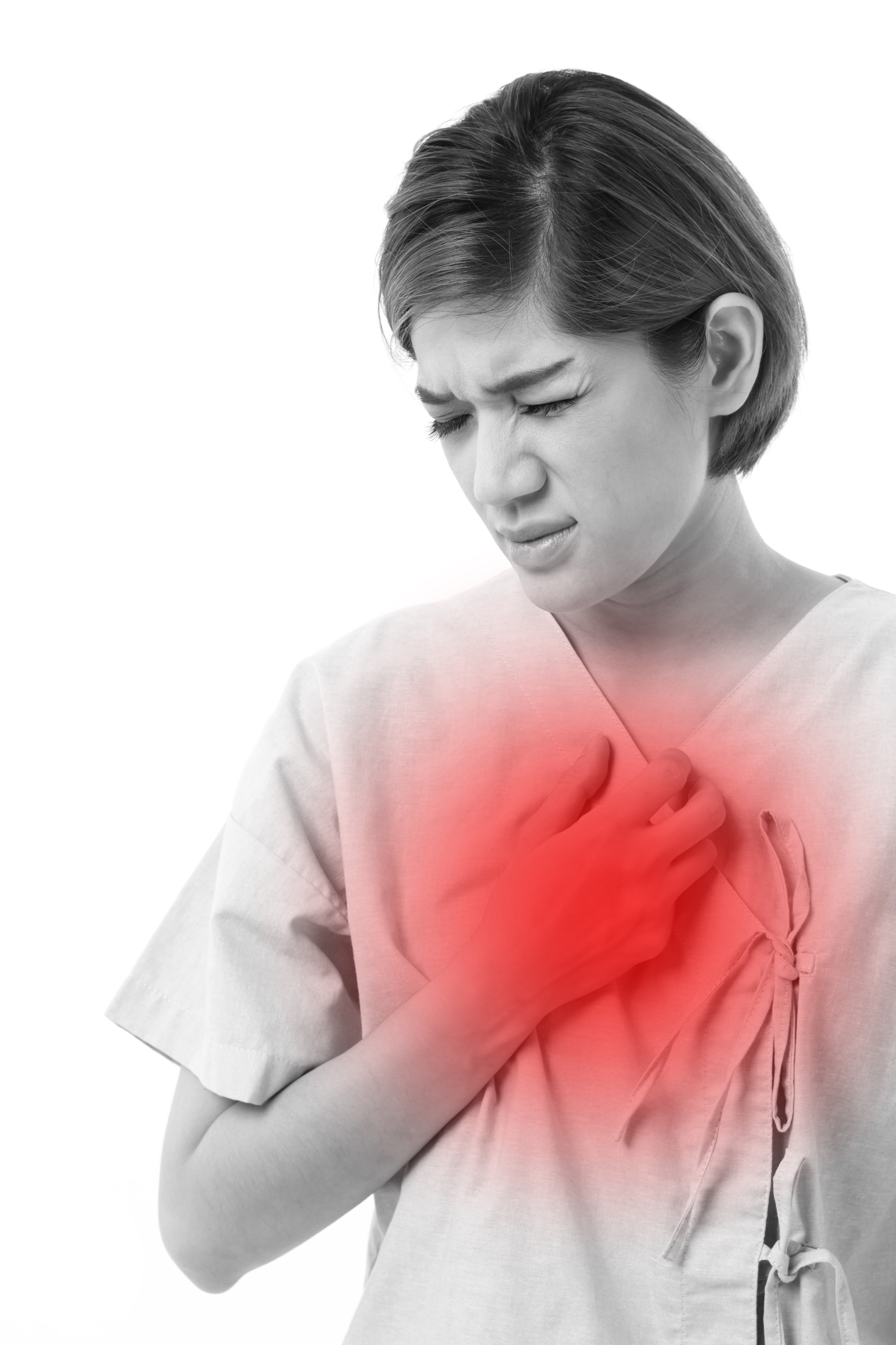 todo de una mujer llevándose la mano al pecho con gesto de dolor