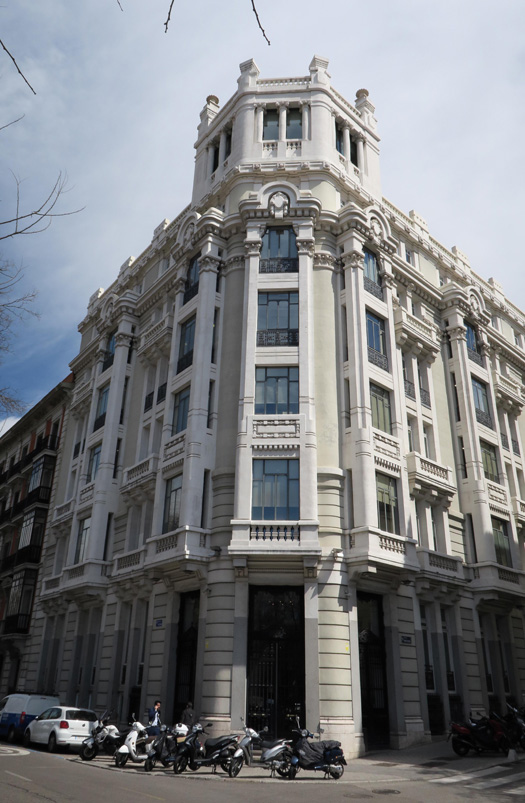 Edificio de Viviendas Luisa Rodríguez Arzuaga